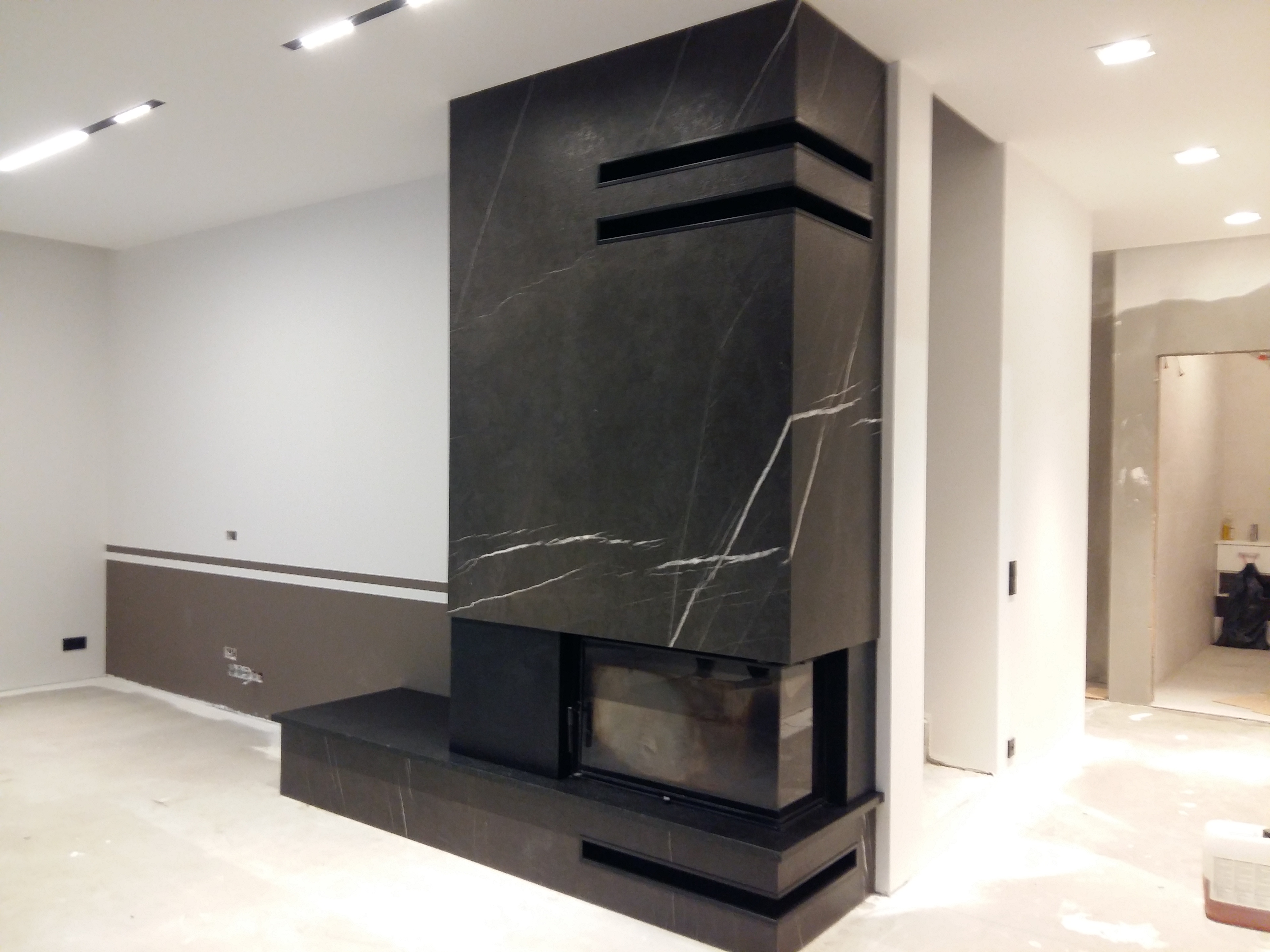 Kominek z płaszczem wodnym – czy to dobry sposób na wspomaganie ogrzewania?