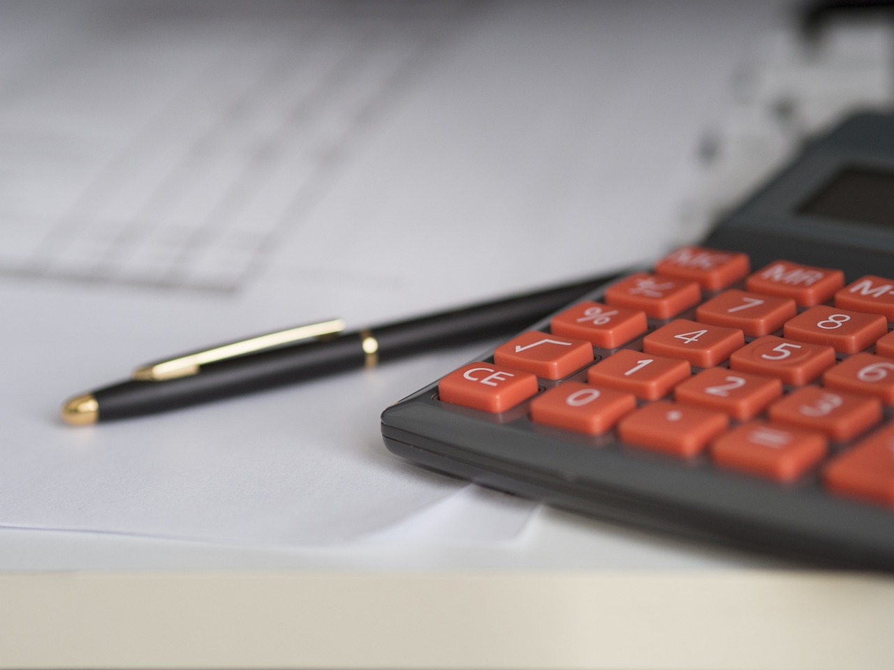 Korzyści i wyzwania współpracy z zewnętrzną obsługą finansową