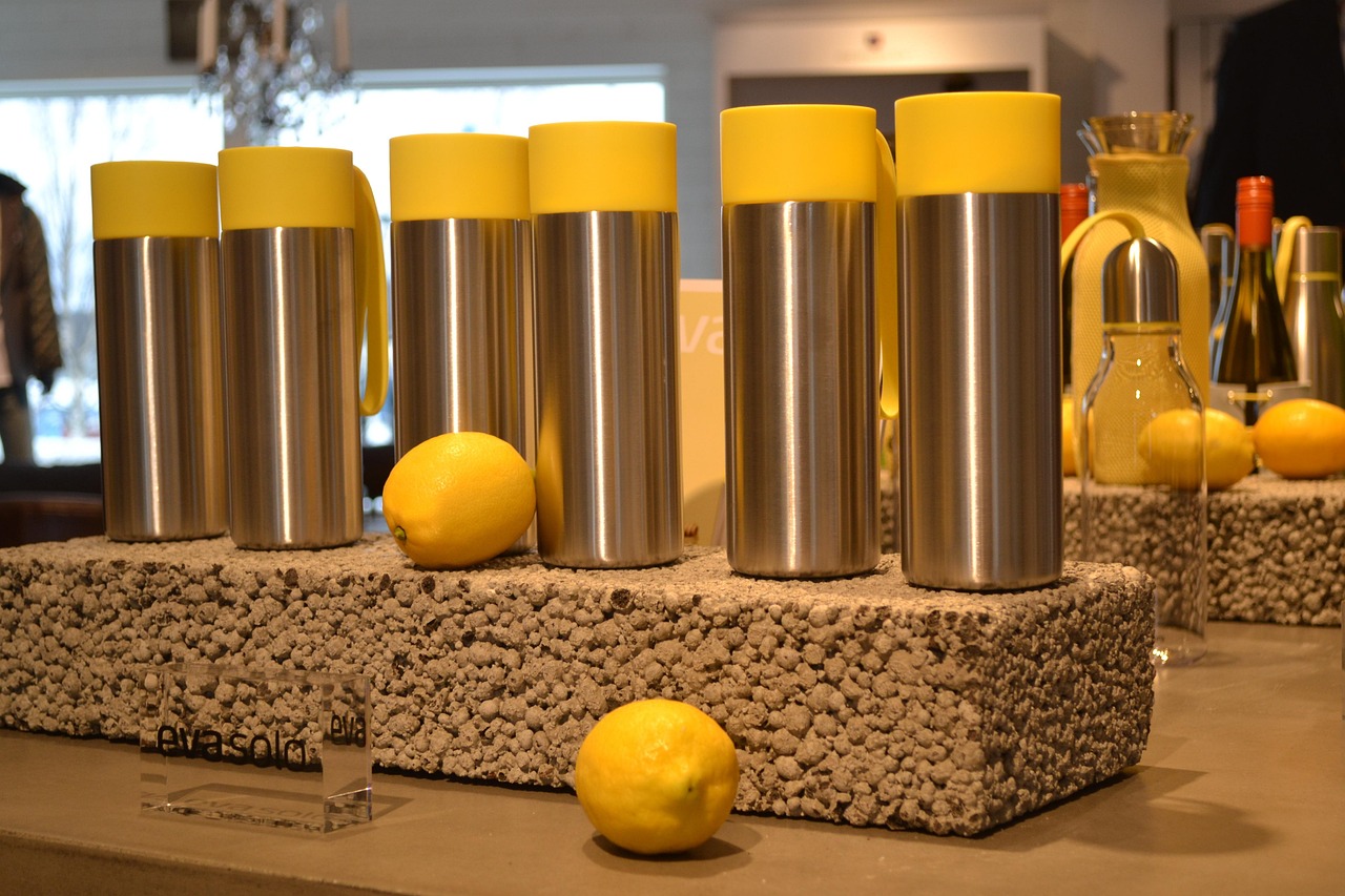 Nowoczesny sposób na utrzymanie temperatury napojów w podróży